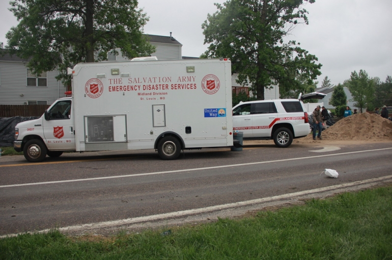 The Salvation Army Assisting Sandbagging Efforts in Valley Park, MO