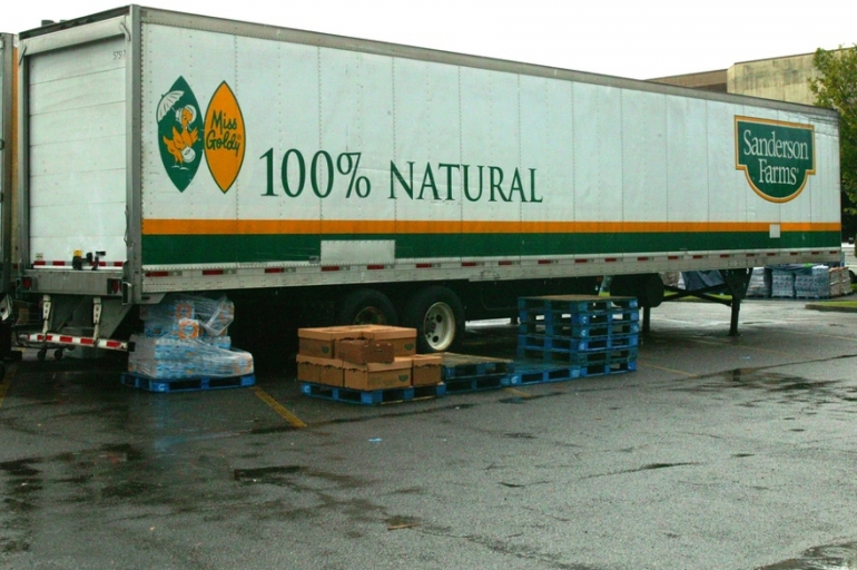 Sanderson Farms, Inc. Donates Over 50,000 Pounds of Ice in Baton Rouge