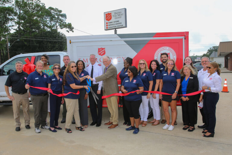 ribbon cutting on new FedEx canteen